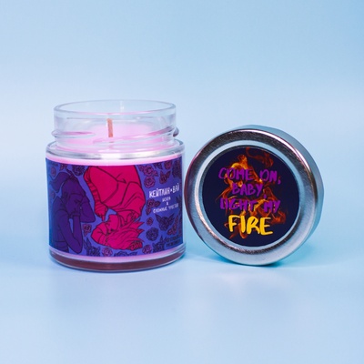 Ароматическая свеча Stickerpachechnaya x Elevtheria. Arcane, 200 мл