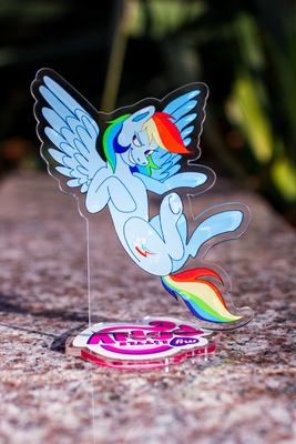 Акриловая авторская фигурка маленькая Stickerpachechnaya x vegaslover "My little pony: Рейнбоу Дэш"