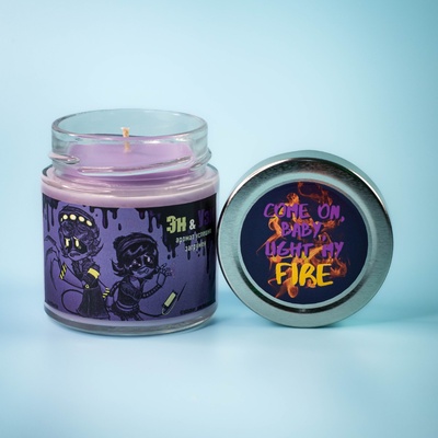 Ароматическая свеча Stickerpachechnaya x Elevtheria. Дроны-убийцы